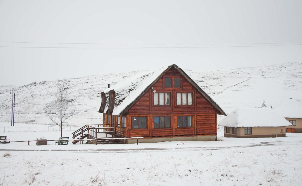 Khotso Lodge & Horse Trails Underberg Exteriör bild